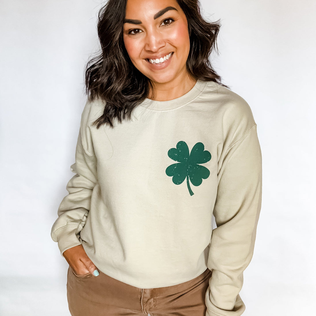 Clover Crewneck Sweatshirt (Sand), St Patrick&